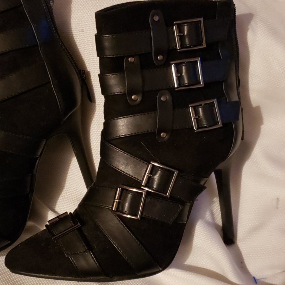 Belts boots - Picture 2 of 3
